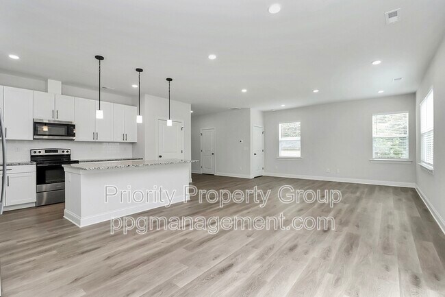 Building Photo - 6618 Riverview Dr