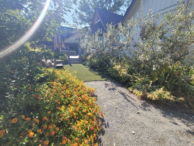 Building Photo - 437 Enslen Park Ct