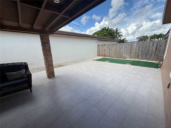 Building Photo - 13770 SW 17th Terrace