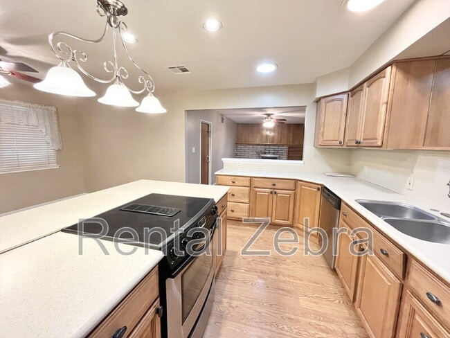 Building Photo - 2661 Hoover Ct