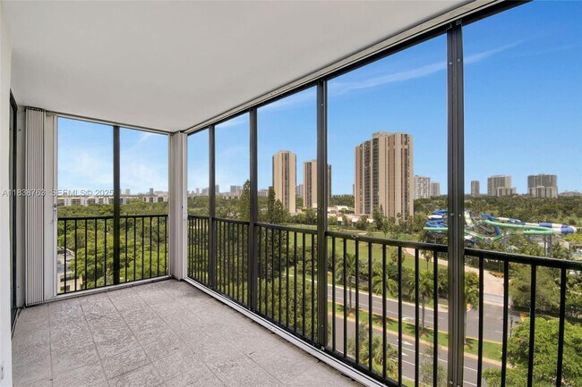 Building Photo - 20100 W Country Club Dr