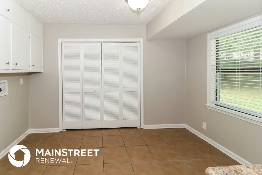 Building Photo - 3470 Valley Oaks Rd