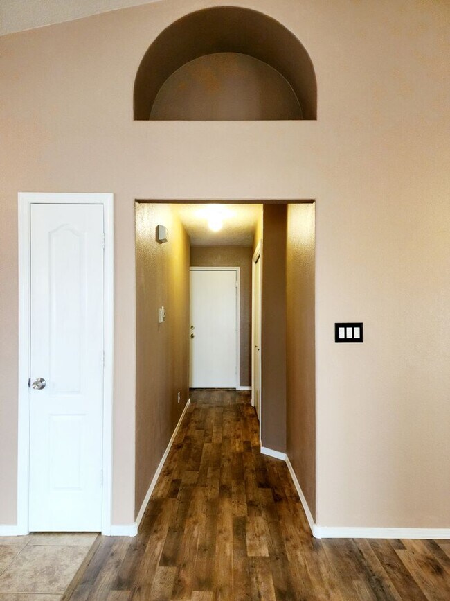 Building Photo - 764 Terracotta Pl SW