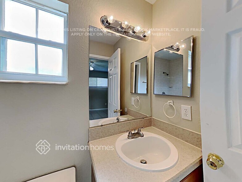 Building Photo - 2506 Newbolt Dr