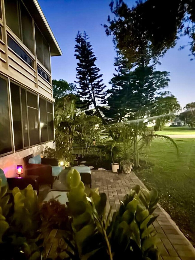 Building Photo - 433 Durham O