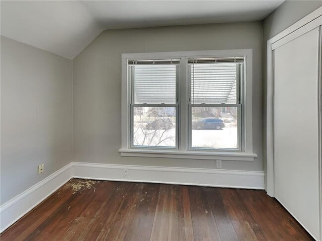 Building Photo - 4042 Clinton Ave