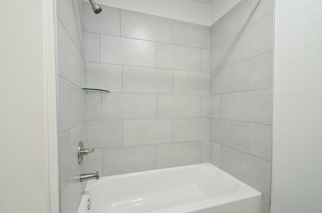 Building Photo - 8101 Amelia Rd