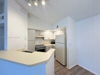Building Photo - 3320 Pinewalk Dr N