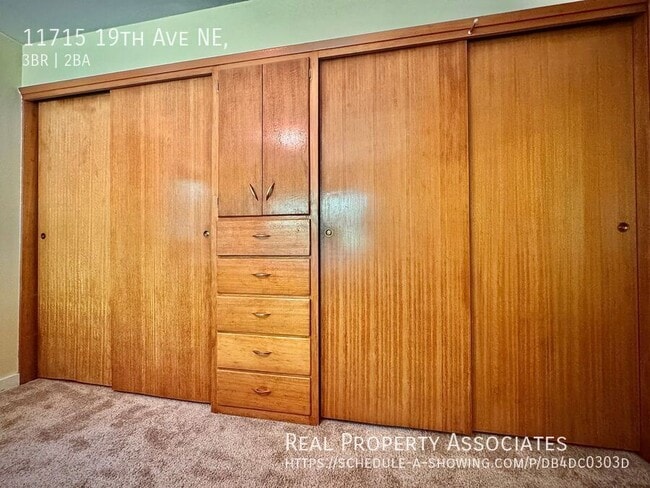 Building Photo - 11715 19th Ave NE