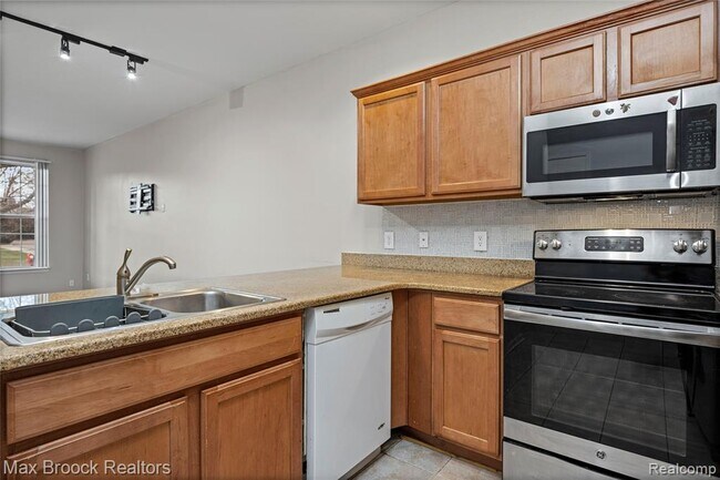 Building Photo - 3848 Cherry Creek Ln