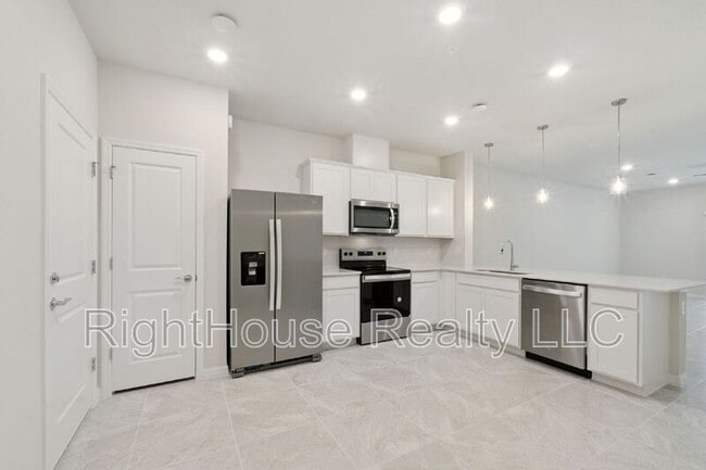 Building Photo - 3082 Emerald Acrs Ln