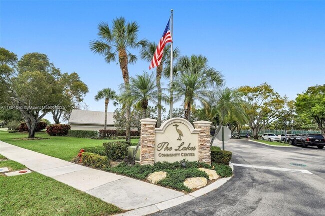 Building Photo - 10323 Hidden Springs Ct