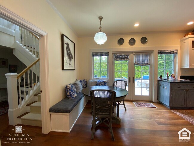 Building Photo - Stunning Furnished Eastside Home