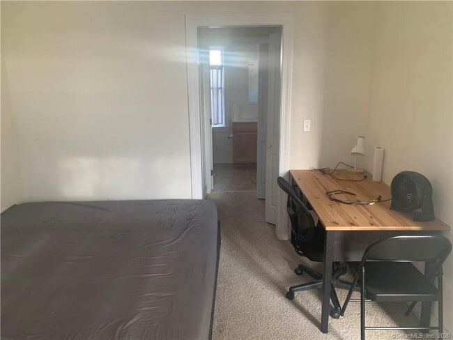 Building Photo - 20 Sherwood St