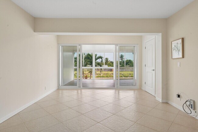 Building Photo - 1080 Mahogany Way