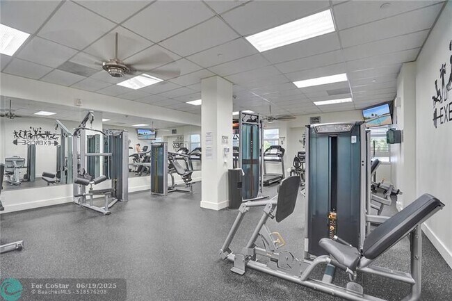 Building Photo - 1370 S Ocean Blvd