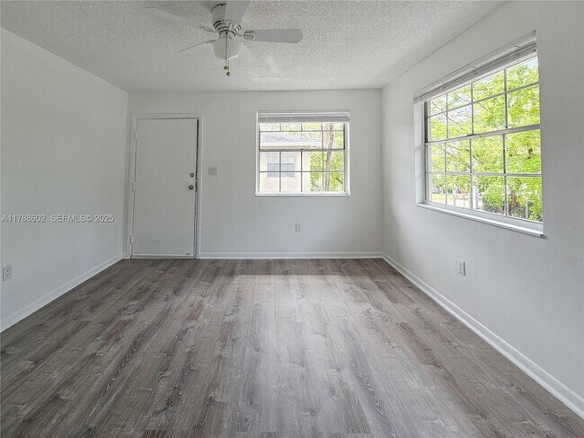 Building Photo - 6617 SW 10th St