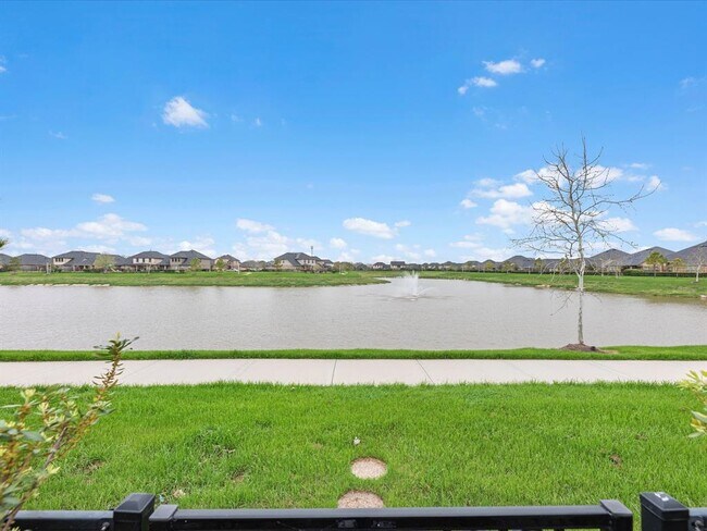 Building Photo - 2410 Meerstad Ln