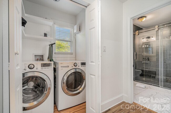 Building Photo - 8823 Dartmoor Pl