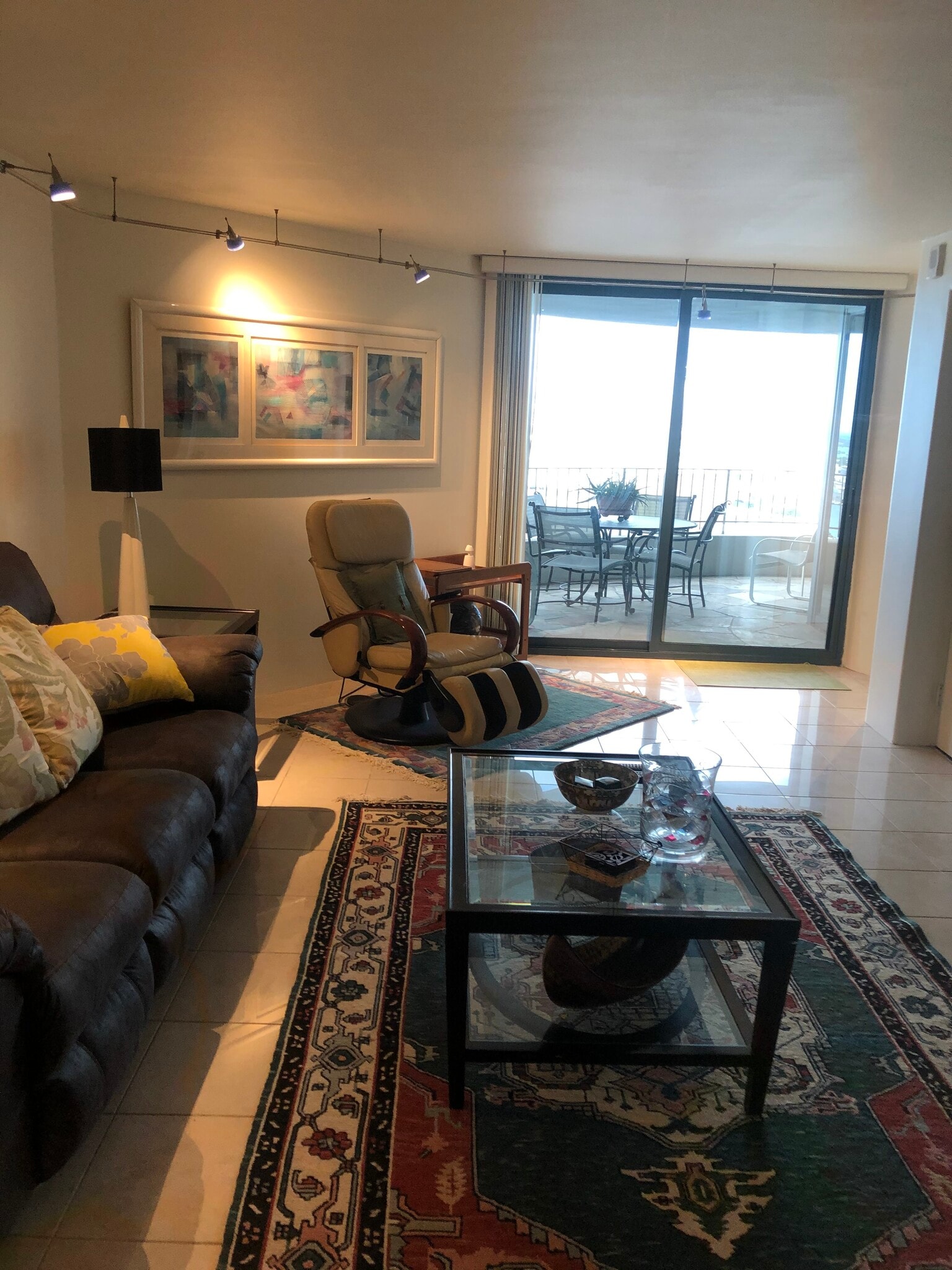 Building Photo - 66 Queen St