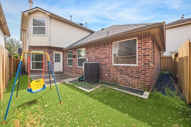 Building Photo - 2411 Lacyberry St