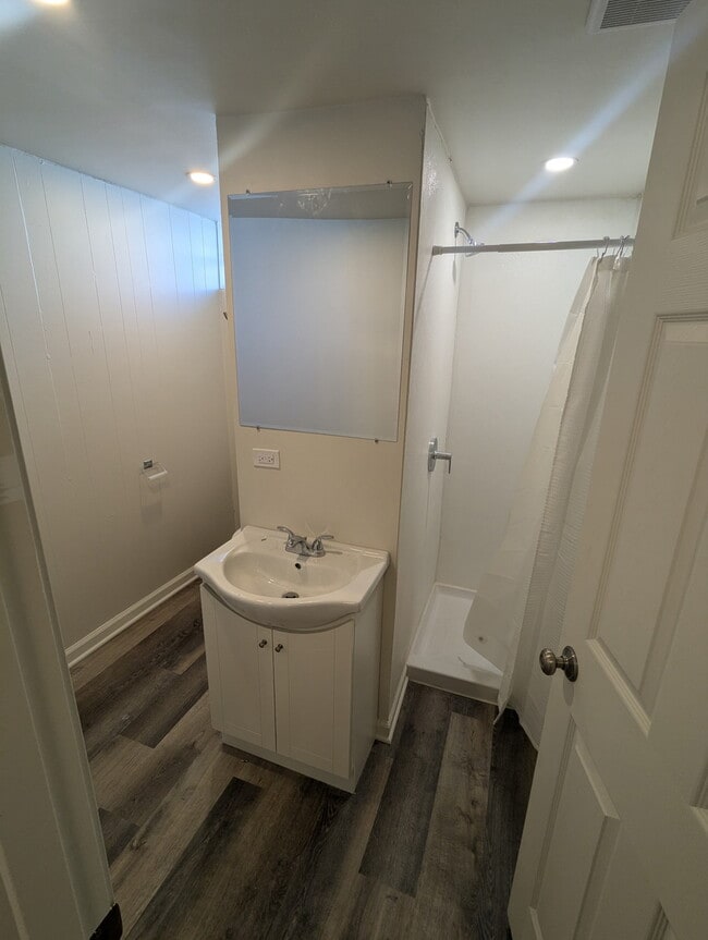 Building Photo - 4014 S Beaumont Ave