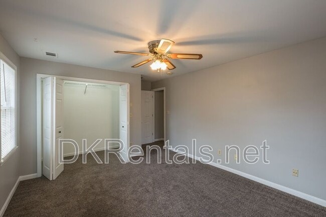 Building Photo - 876 Argonne Ave NE