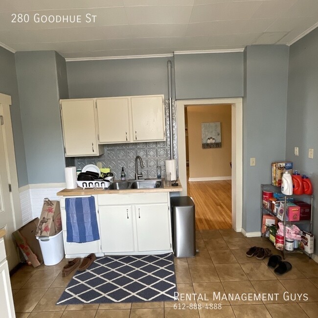 Building Photo - 280 W Goodhue St