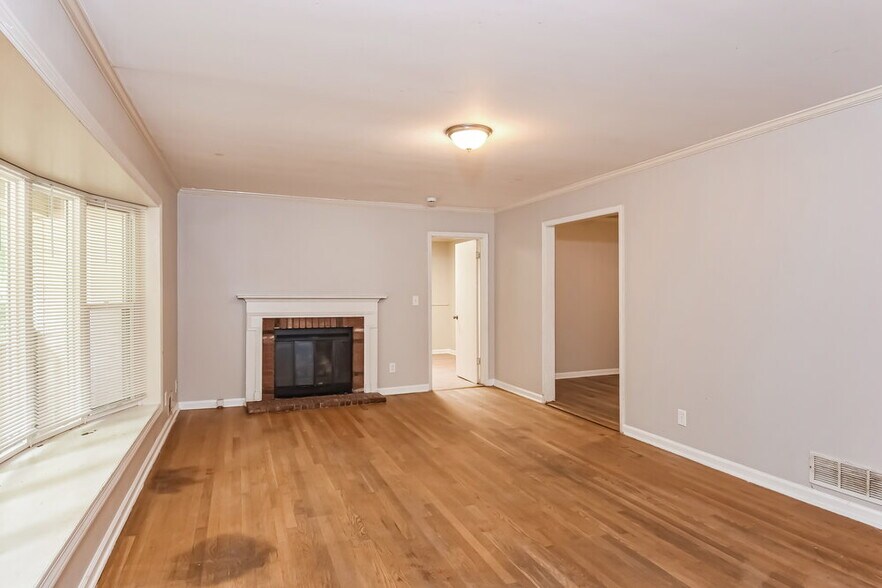 Building Photo - 4630 Cresant Ln