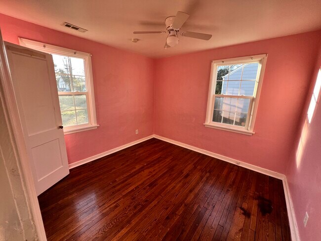 Building Photo - 1811 Binford Ln
