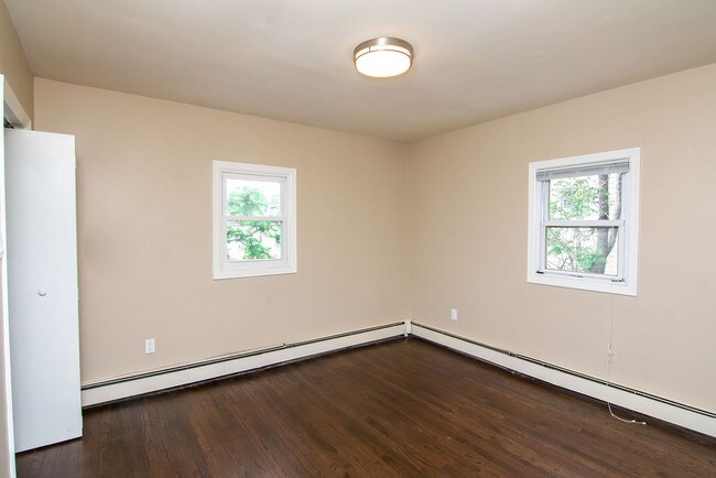 Building Photo - 127 Avenue F