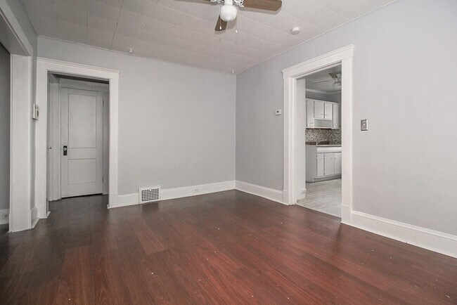 Building Photo - 1909 Treadway Ave