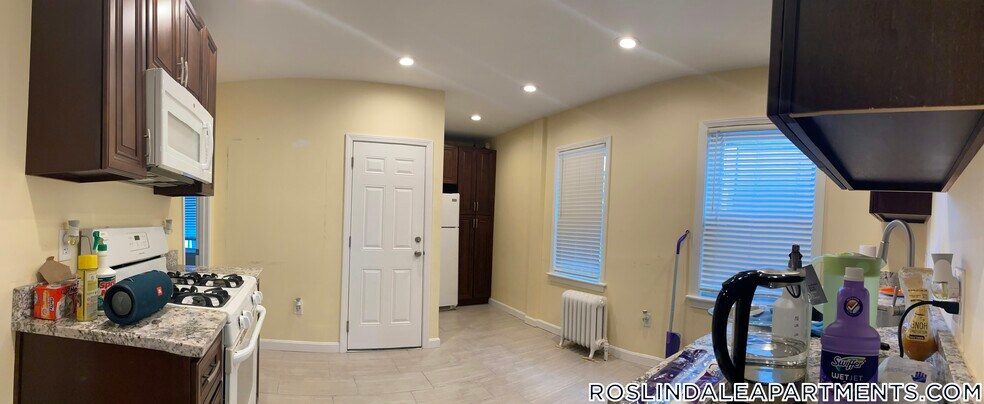 Building Photo - 50 Jewett St