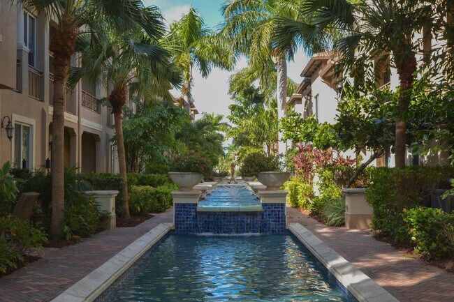 Building Photo - 3033 Waterside Cir
