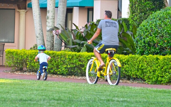 Building Photo - 2861 Livingston Ln