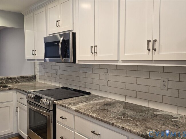 Building Photo - 1308 Maple Ave