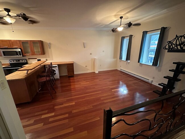 Building Photo - Beautiful Studio Apartment in Fishtown wit...