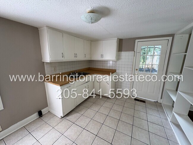 Building Photo - 1109 Oakwood St