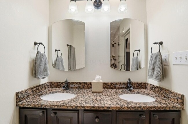 Building Photo - Spacious 4BR Home with Finished Basement & Fenced Yard in Olentangy Hills