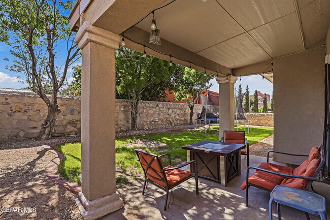 Building Photo - 3828 Tierra Aurora Dr