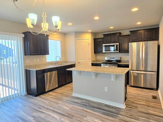 Building Photo - Beautiful 4 Bedroom Home in Peyton