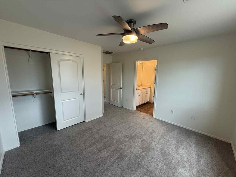 Building Photo - 109 S Crown Plaza