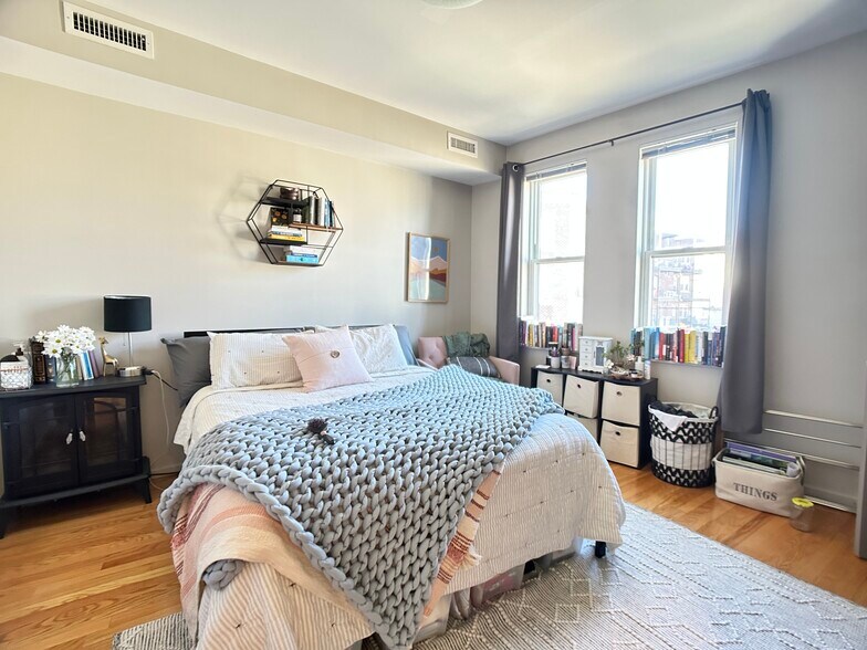 Building Photo - 99 Glenville Ave