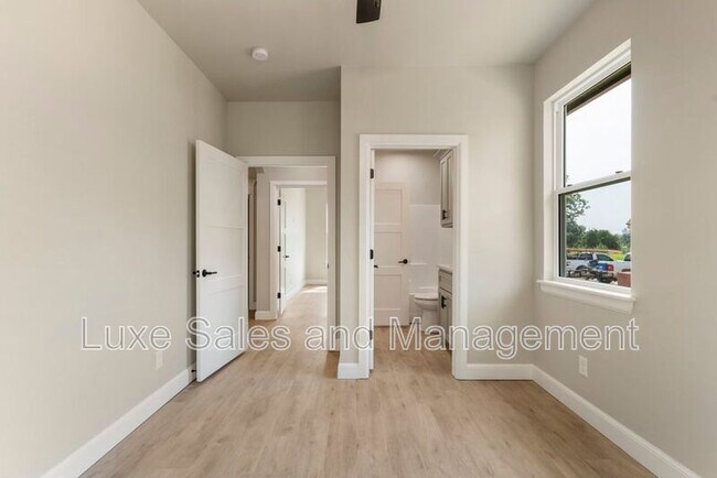 Building Photo - 4136 Abbey Pk Dr