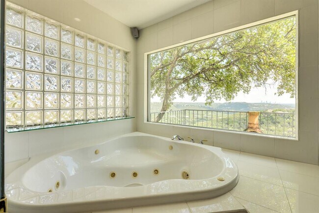 Building Photo - 6800 Falcata Cove