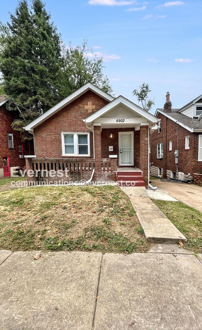 Primary Photo - 6902 Greenway Ave