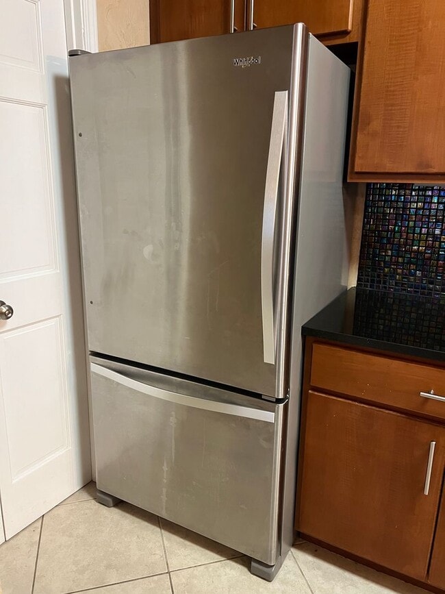 Building Photo - Upgraded First Floor Condo - Estate at Wes...