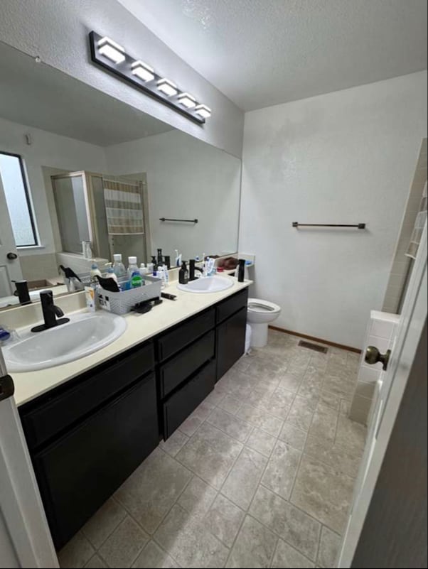 Building Photo - 400 Redrock Dr