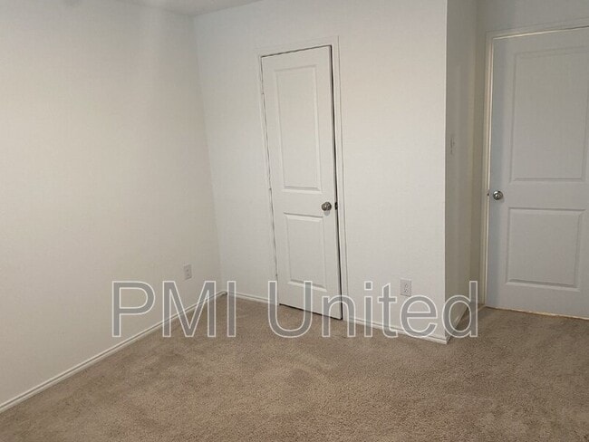 Building Photo - 325 Pueblo Bonito Trl
