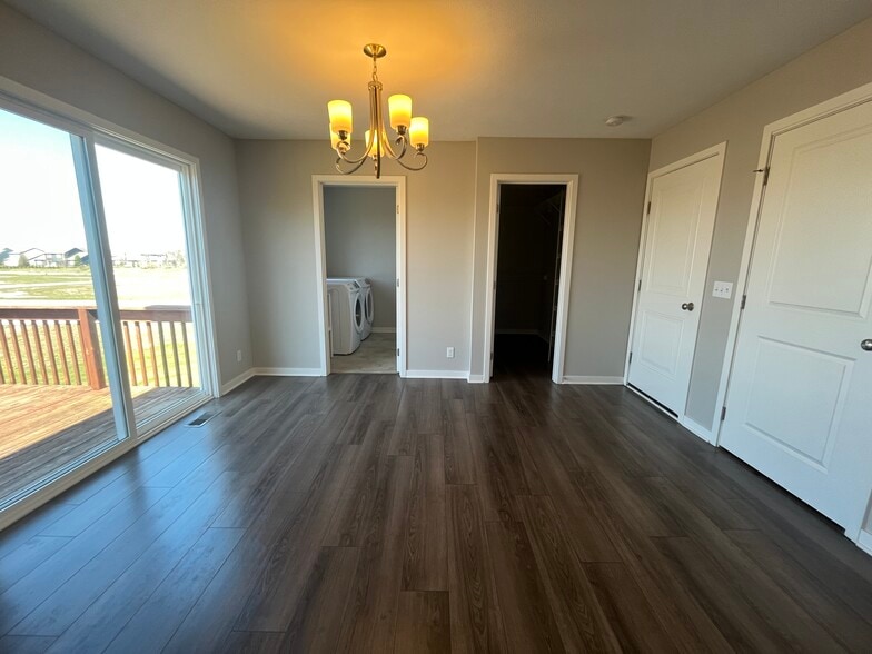 Building Photo - 3865 Elm Ridge Dr